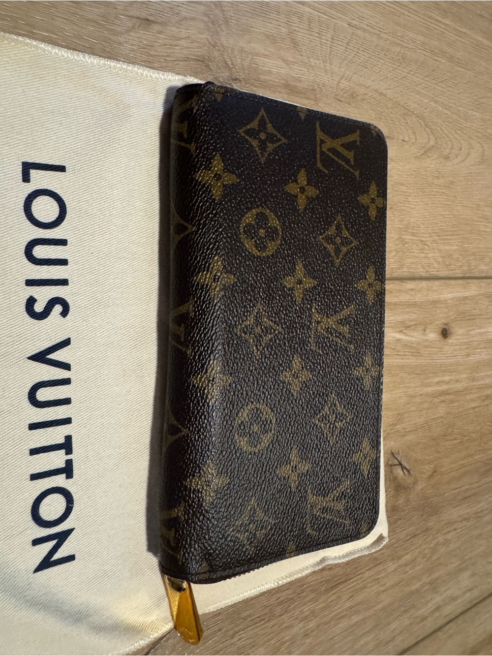 Louis - Picture 4 of 5